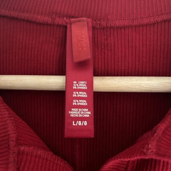 SKIMS One Piece Ribbed Sleepwear - Picture 3 of 4